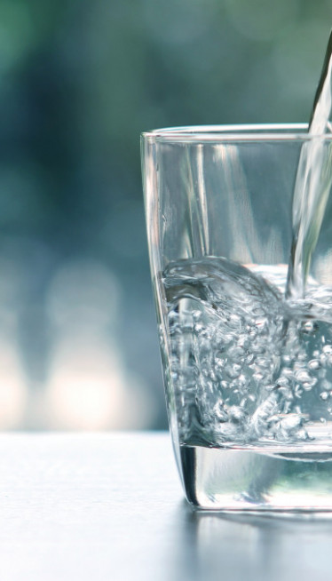 Šta se desi u telu ako popijete čašu vode na prazan stomak?